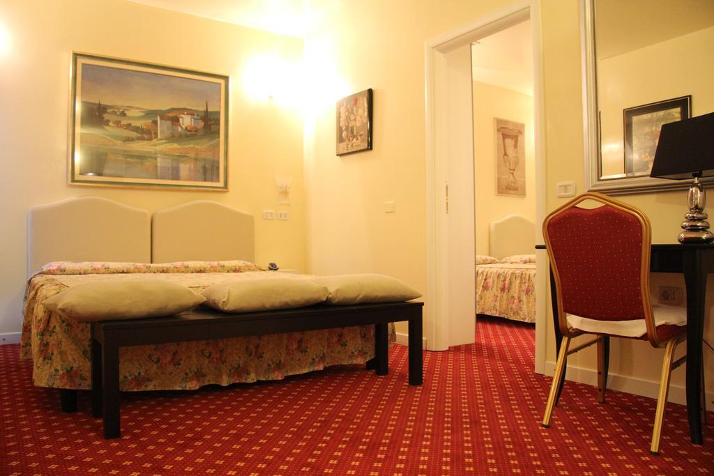 Europa Fiera Rho Hotel Room photo